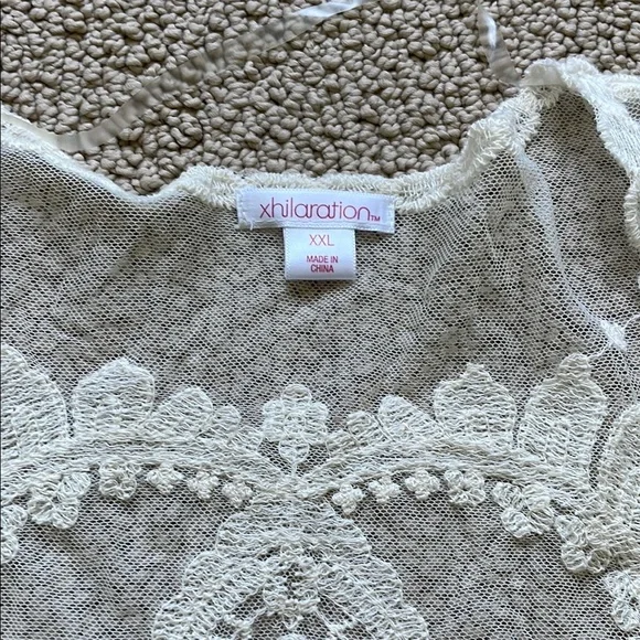 Elegant Lace Kimono Cardigan - Picture 7 of 10